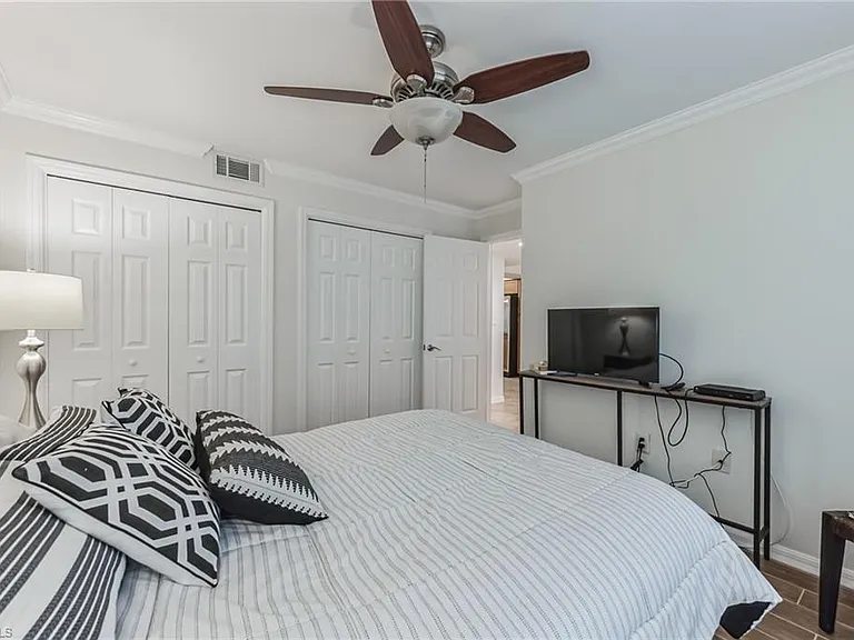 5633 Turtle Bay Dr #37 — Photo 22