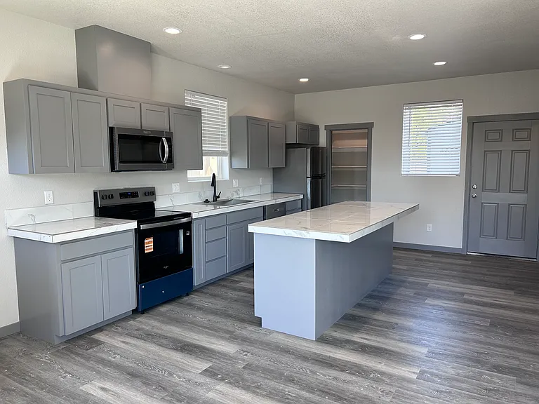 6055 Looney Ln SW — Photo 5