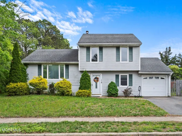 50 Lamp Post Drive, Barnegat, NJ 08005