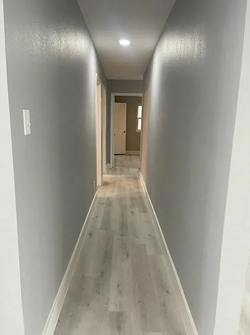 Room in 4 Bedroom Home in Hurst — Photo 4