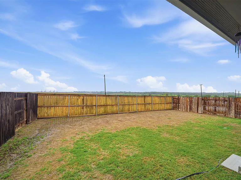 318 Merriman Rd — Photo 33