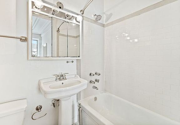 5th image of 118 E 18th St APT 3
