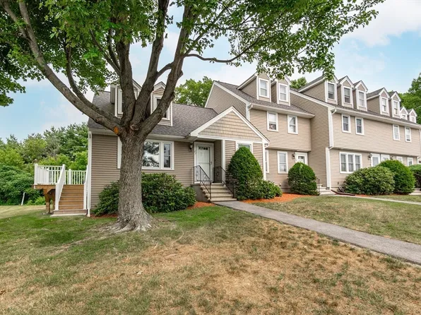87 Merrimack Meadows Ln Unit 87, Tewksbury, MA 01876