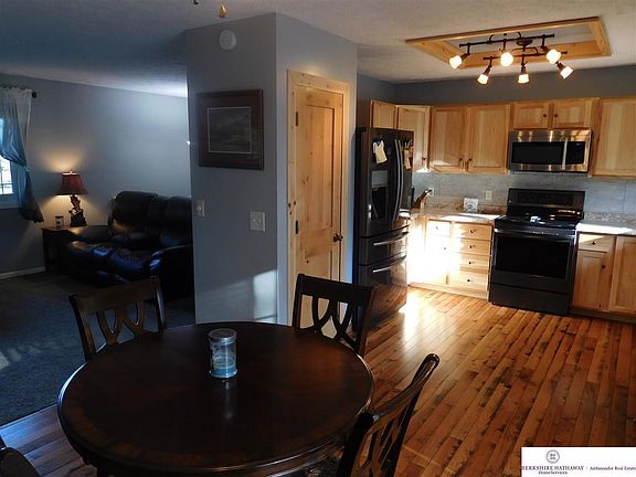 3rd image of 9602 S 10th St
