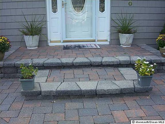 3rd image of 130 Roosevelt Dr