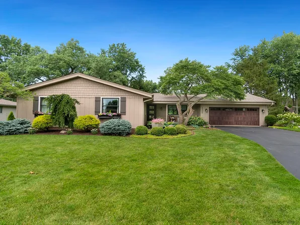3360 Lansdale Dr, Rockford, IL 61114