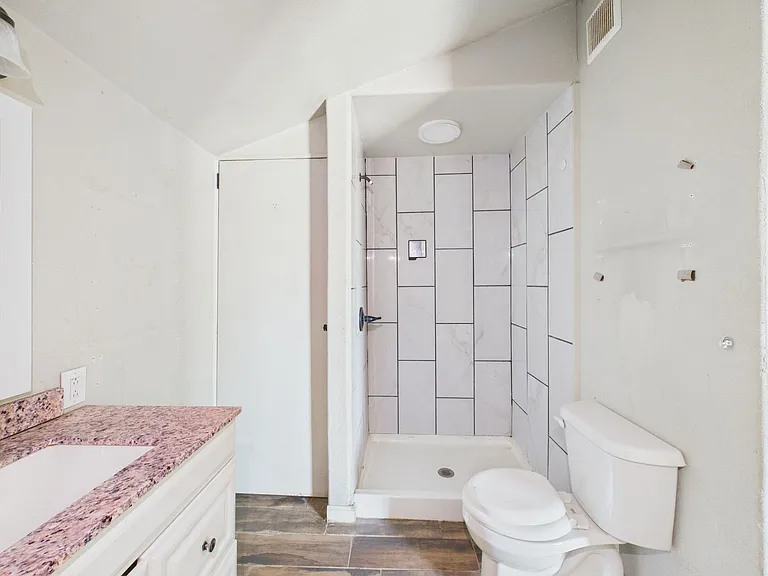313 SW 35th Ave #A — Photo 6