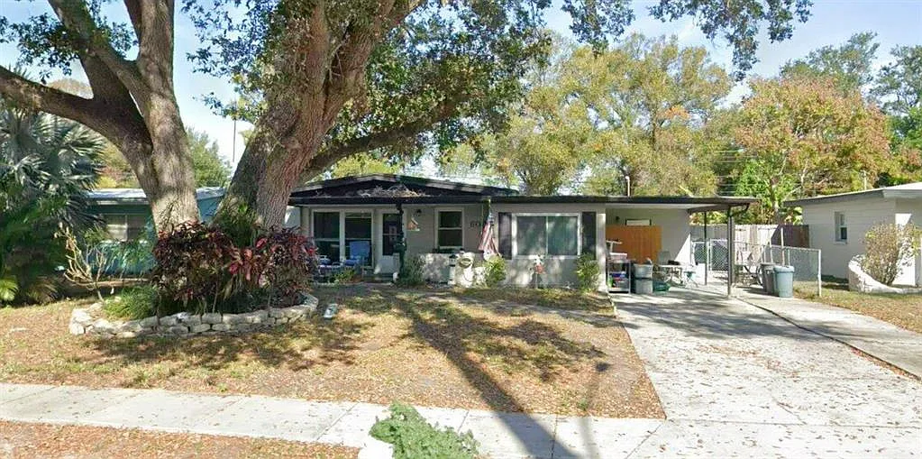 3 bed, 2.0 bath, 1064 sqft, $2,000 — Photo 1