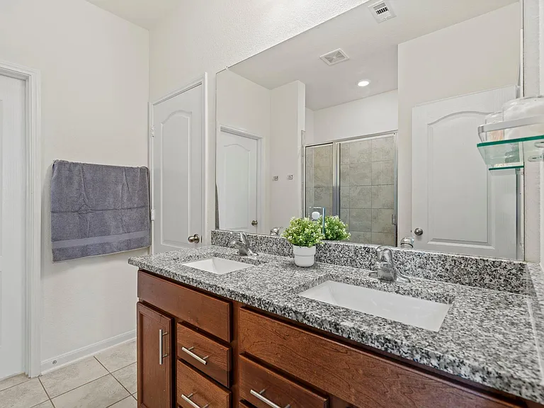 1710 Cheshire Creek Ln — Photo 10