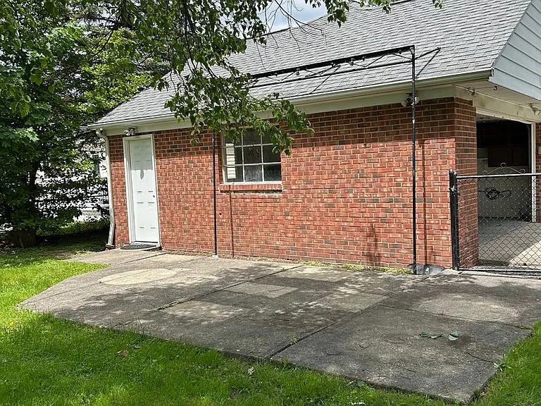 4854 Edsal Dr — Photo 68