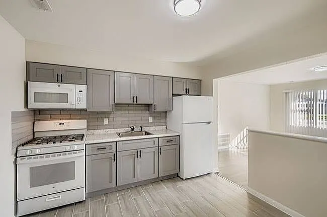 1120 Black Diamond Dr #2 — Photo 2
