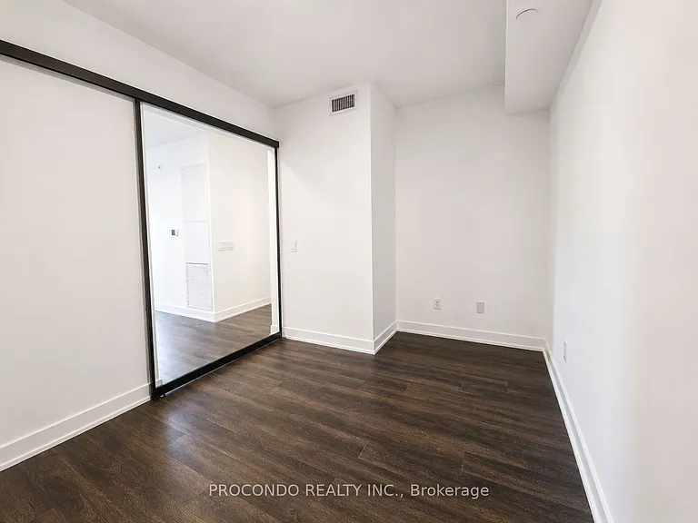 609 Sherbourne St #606 — Photo 13