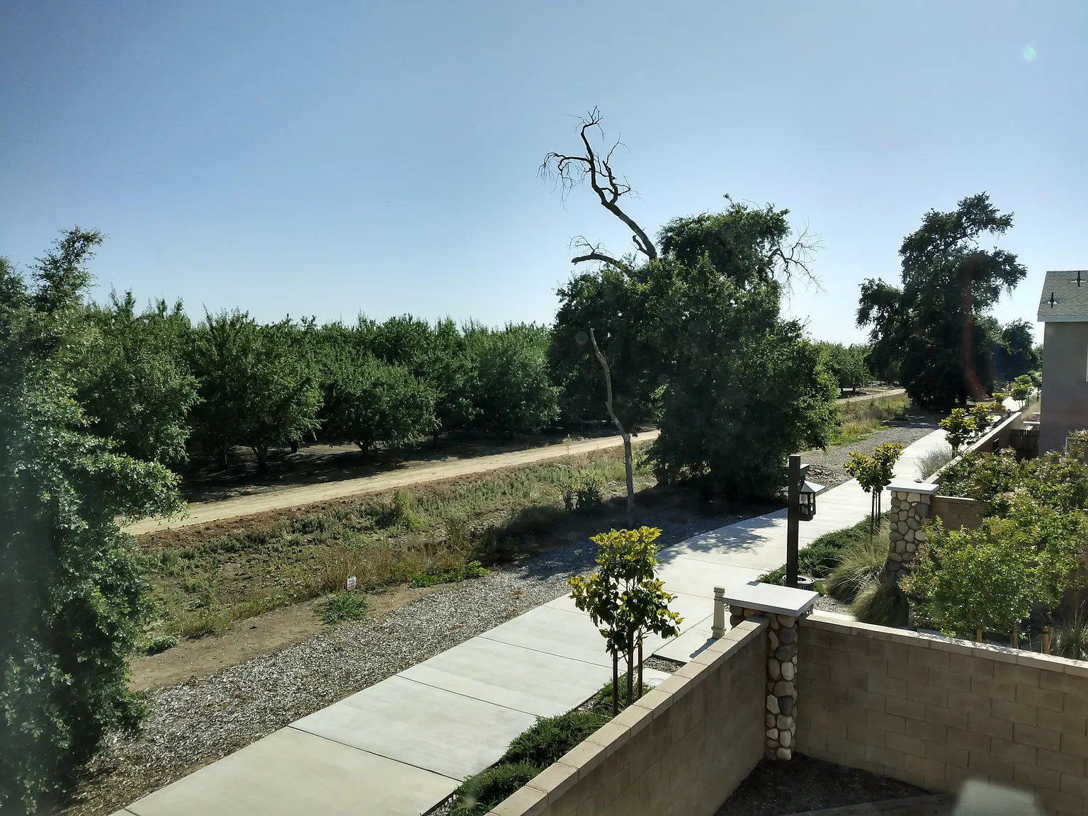 5 bed, 2578 sqft, $925 — Photo 3