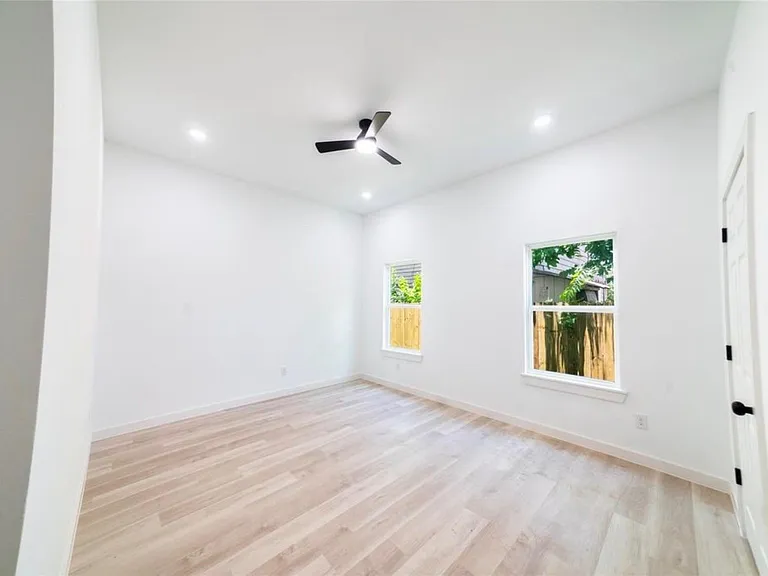 331 Delaware St — Photo 10