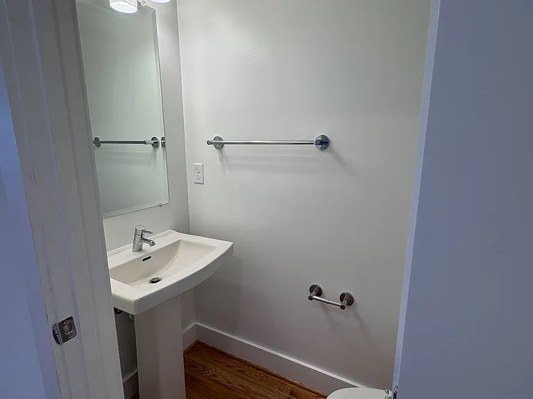 1501 Porter St #B — Photo 10