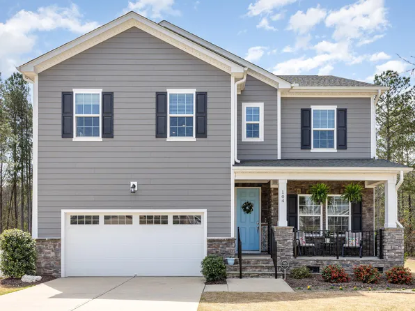 104 Chaseford Ct, Holly Springs, NC 27540