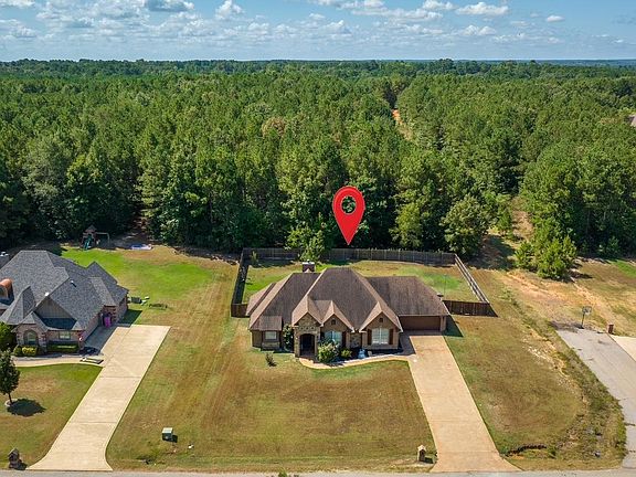 4th image of 136 Bralan Dr