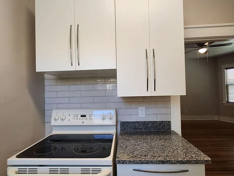 1000 Carteret Ave #4 — Photo 7
