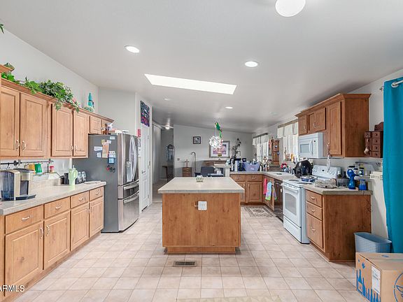 5th image of 33228 N 225TH Avenue