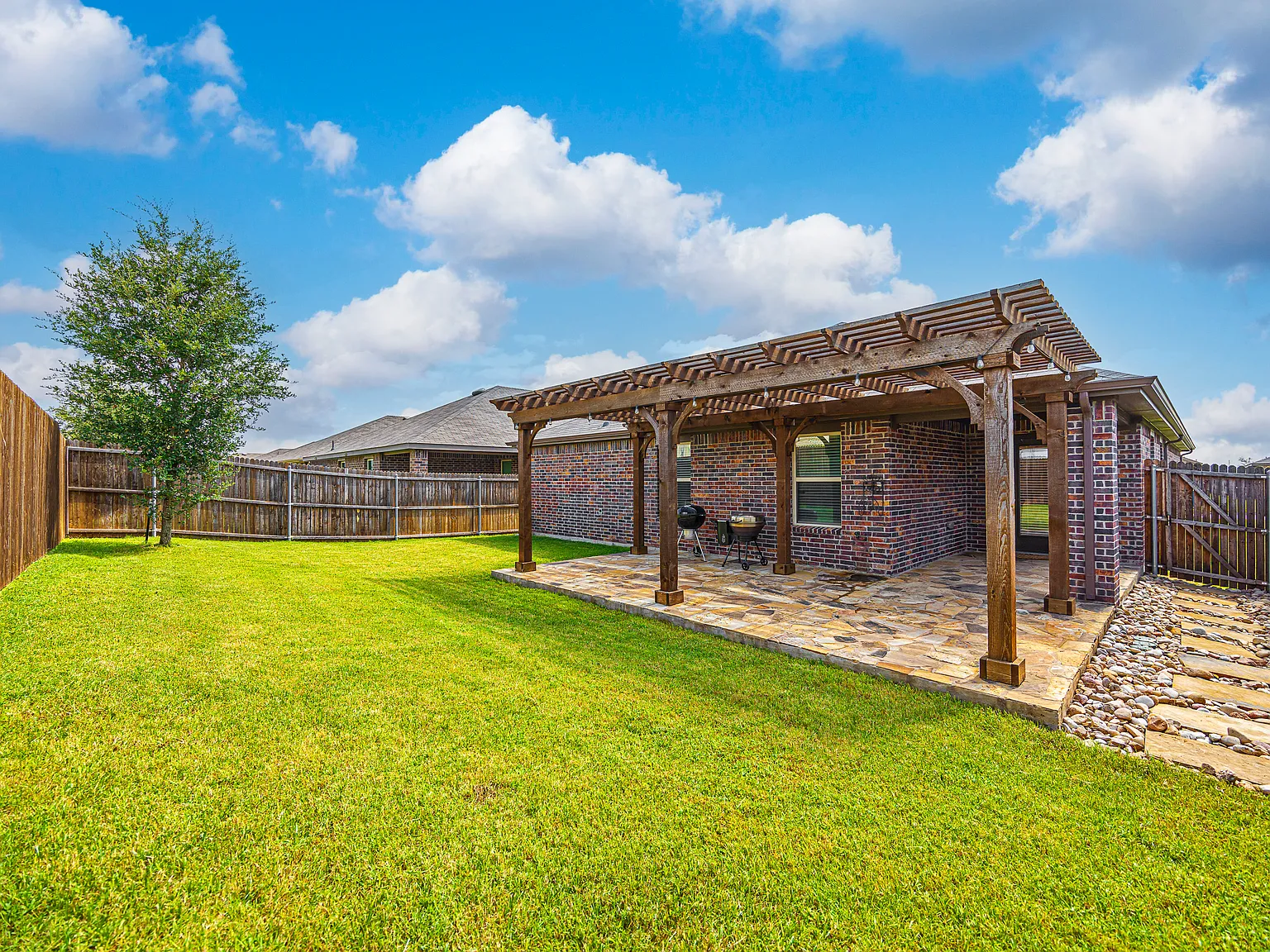 109 Admiral Ln — Photo 4