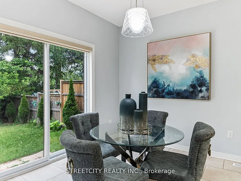 1271 Howlett Cir — Photo 10