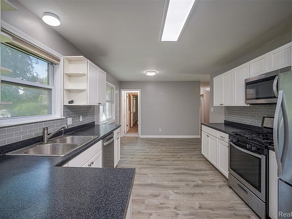 4th image of 1518 Diane Dr