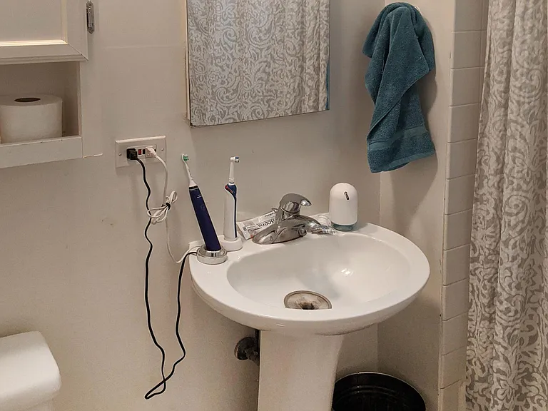 1462 W Leland Ave #3 — Photo 8