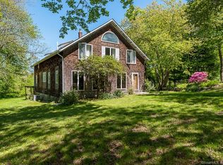 186 Great Neck Rd, Waterford, CT 06385