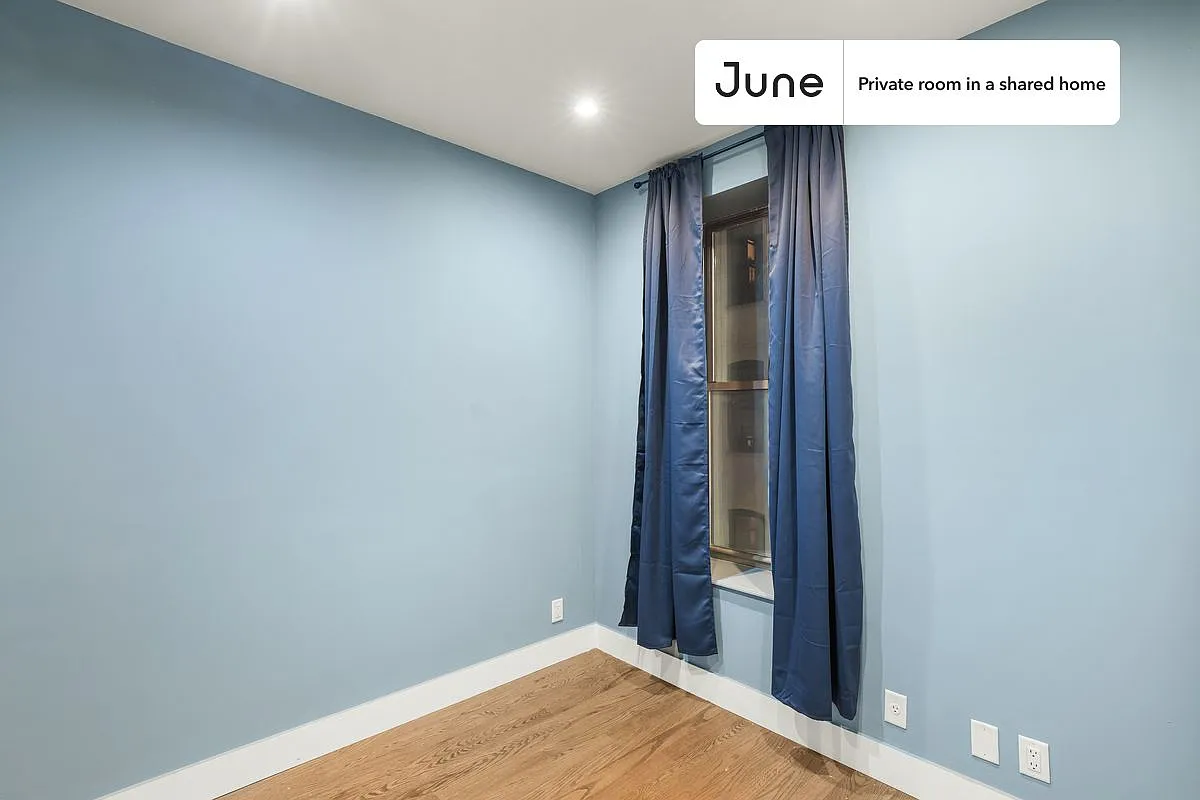 Full bedroom in 4 bed/2 bath home in West Harlem #715 D — Photo 2