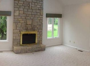 8214 Lake Bluff Ct, Columbus, OH 43235