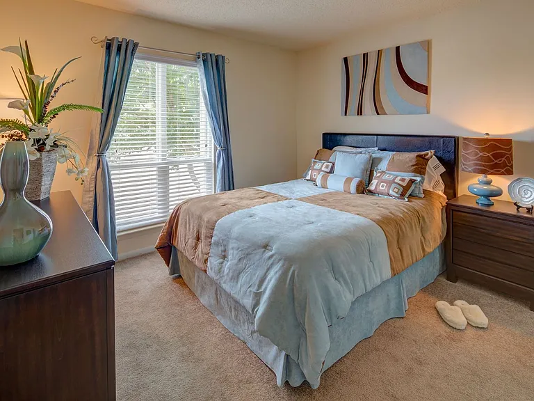 Chapel Lake Apartments — Photo 45