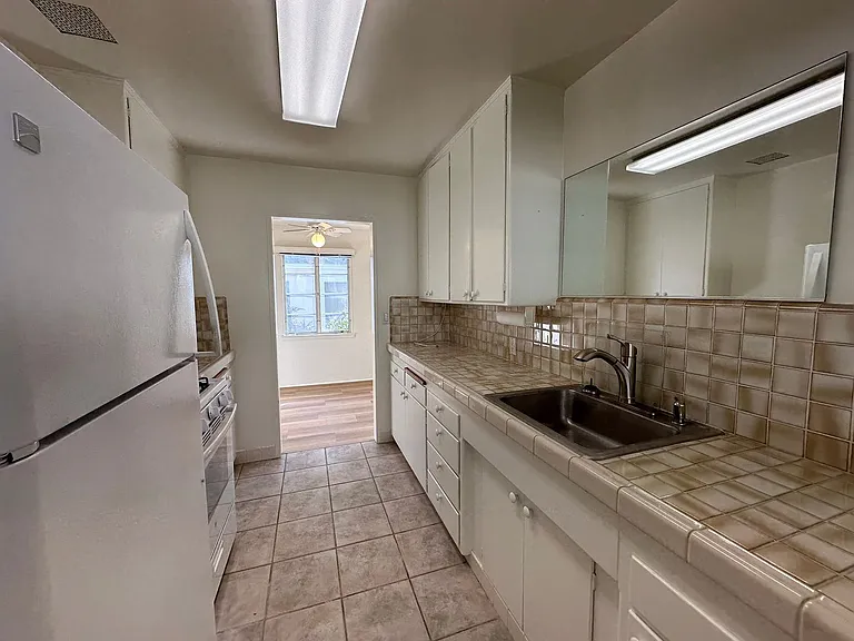 22 W Pedregosa St — Photo 5