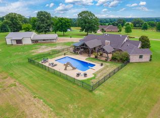 1491 Burrhight Rd, Bells, TN 38006
