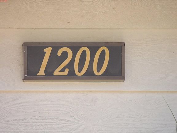 2nd image of 1200 N Navarro Pl