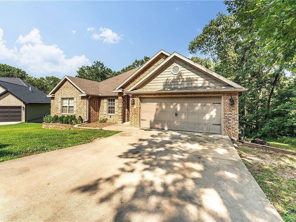 1st image of 2 Inez Cir