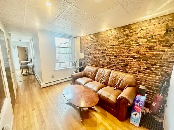 19 Margaret St APT 4, Boston, MA 02113