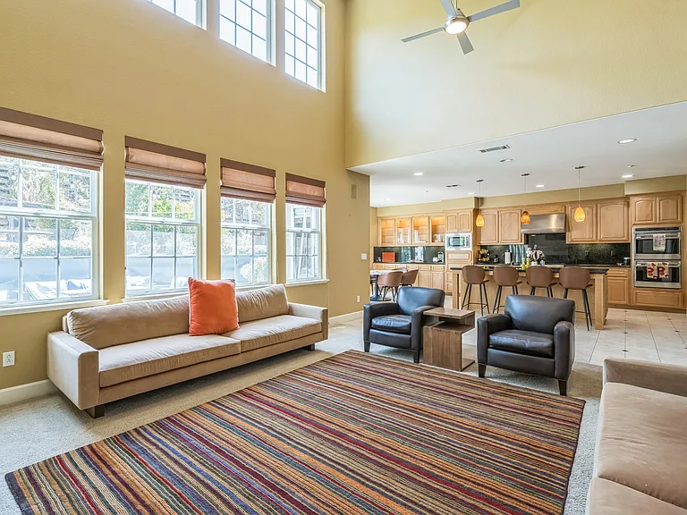 152 Laurelwood Dr — Photo 12