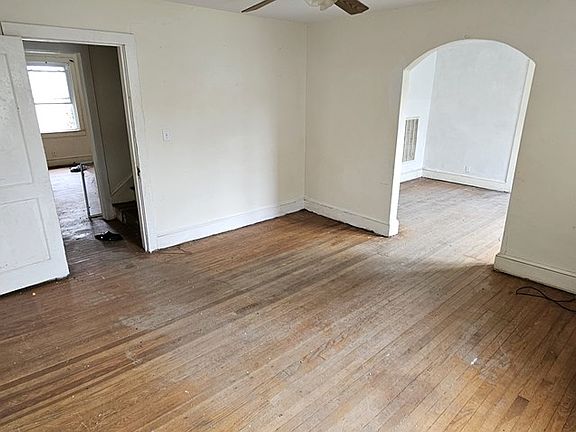 4th image of 1718 Aspen St