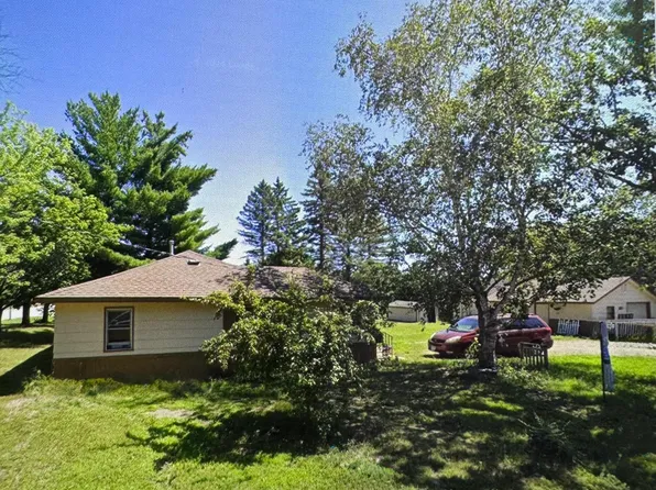 412 1st St NE, Menahga, MN 56464