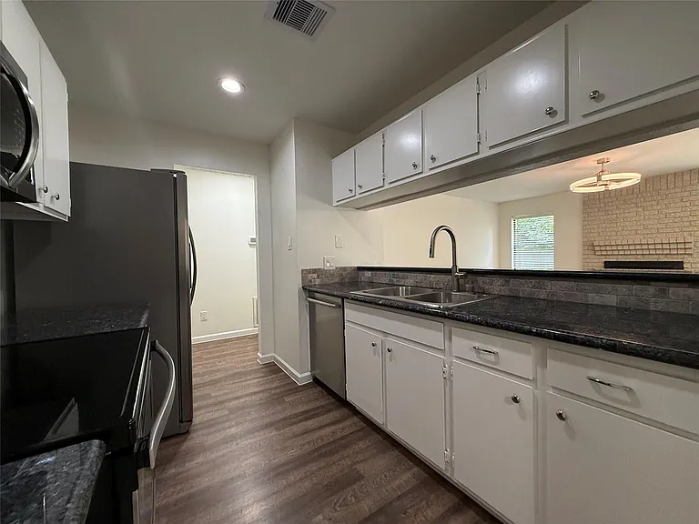 8 N Circlewood Gln — Photo 4