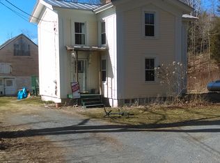 27 Cross St, Solon, ME 04979