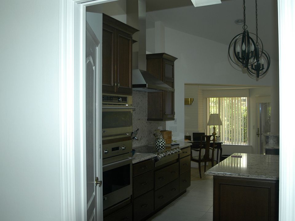 2nd image of 923 Club House Blvd
