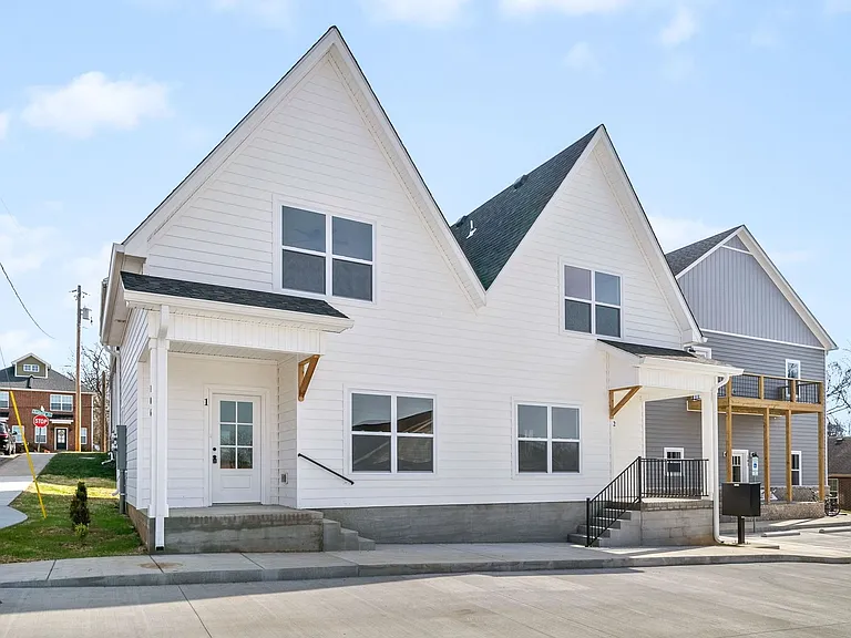 106 Cooper Pl — Photo 3