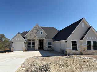 229 Raven Rd, Castroville, TX 78009