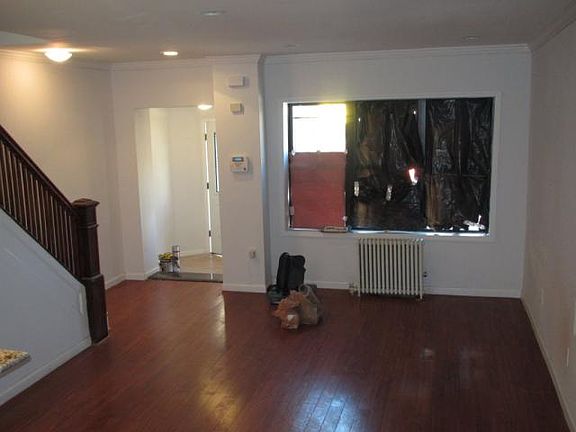 3rd image of 900 Clarkson Ave