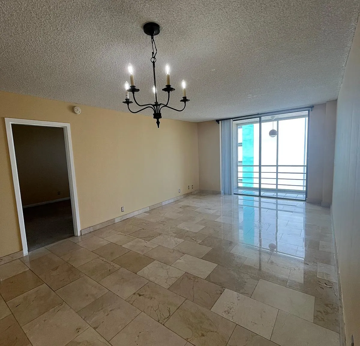 1 bed, 842 sqft, $2,000 — Photo 1