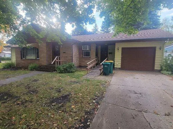 601 Maple St, Breckenridge, MN 56520