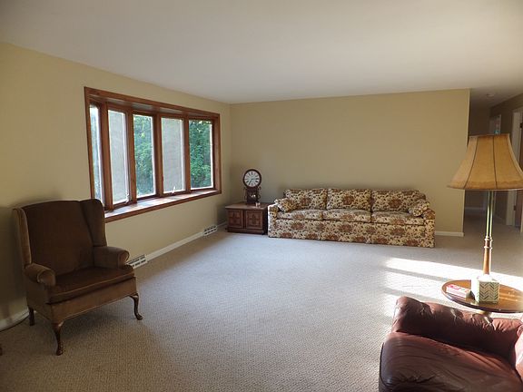3rd image of 144 Sunrise Dr