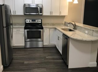 34 Capone Rd APT 207, Foxboro, MA 02035