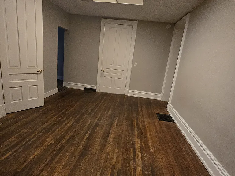 1014 N Superior St #1 — Photo 6